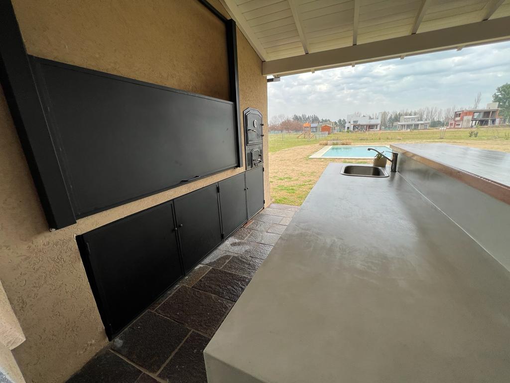 Casa 3 Dorm. 3 Baños – La Federala – Lobos