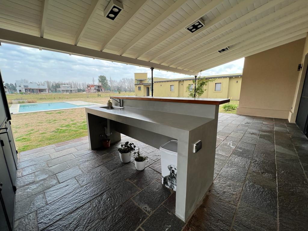 Casa 3 Dorm. 3 Baños – La Federala – Lobos