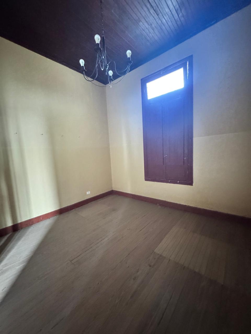 SUIPACHA 5 A Reciclar – Casa 2 Dorm. – Lobos Centro