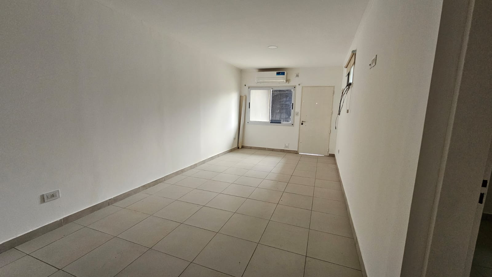 Alquiler Planta Baja – 2 Dorm. – Lobos