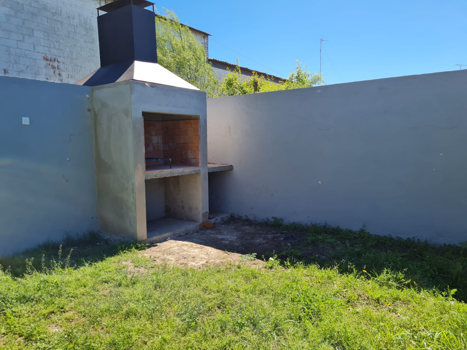 Alquiler Planta Baja – 2 Dorm. – Lobos
