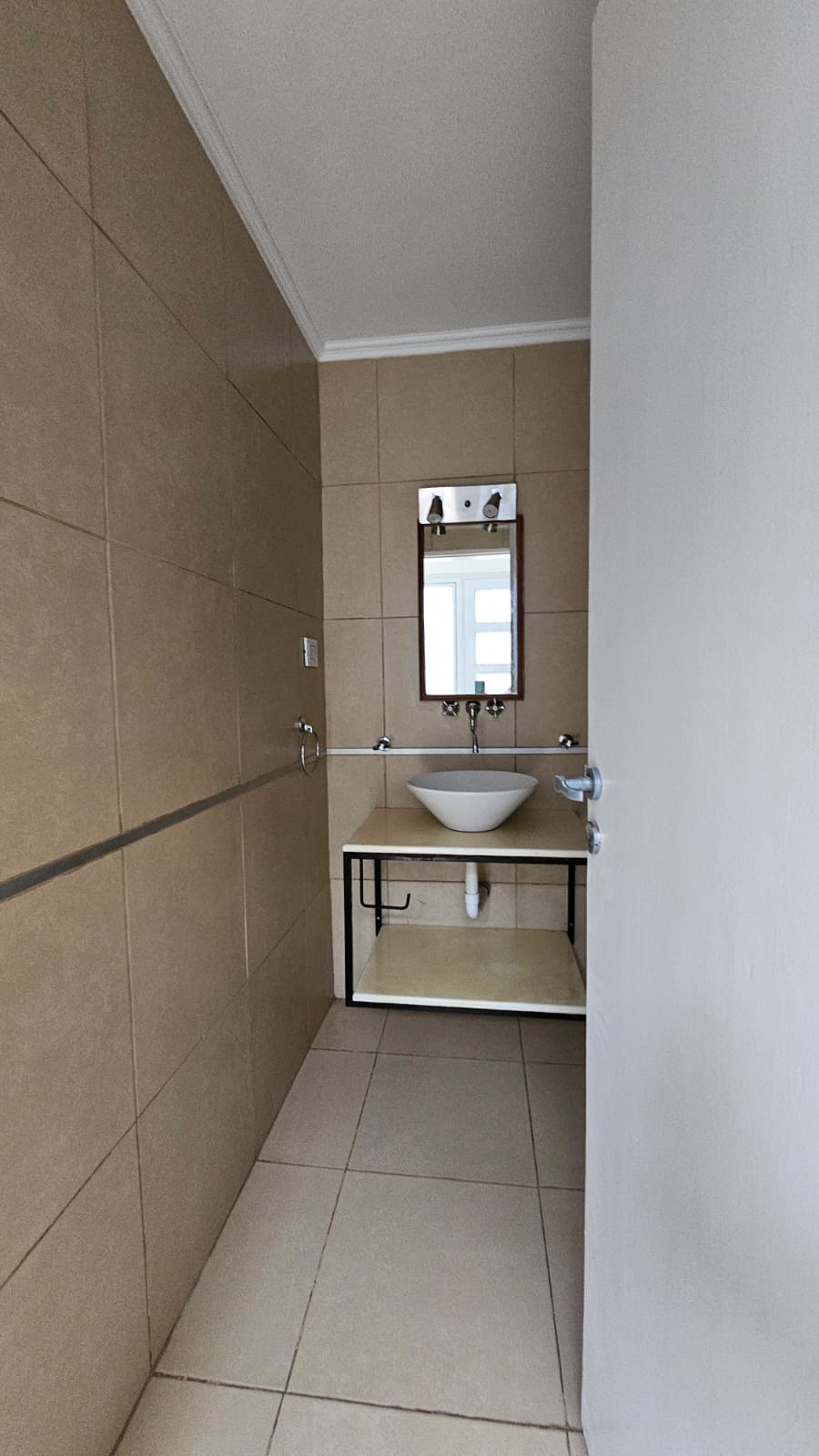Alquiler Planta Alta – 1 Dorm. – Lobos