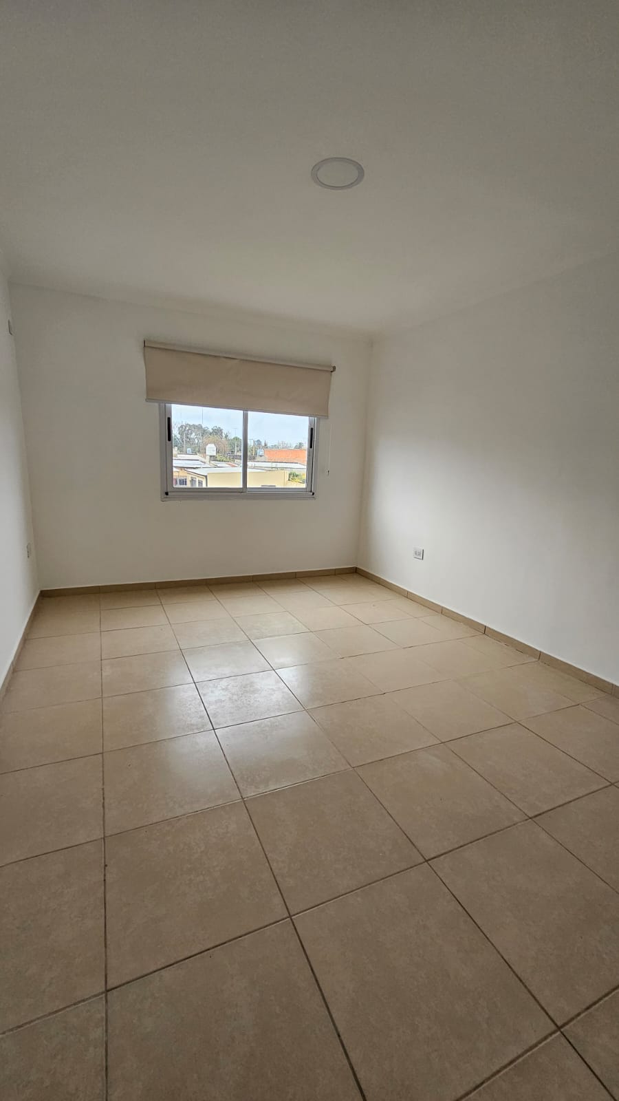 Alquiler Planta Alta – 1 Dorm. – Lobos