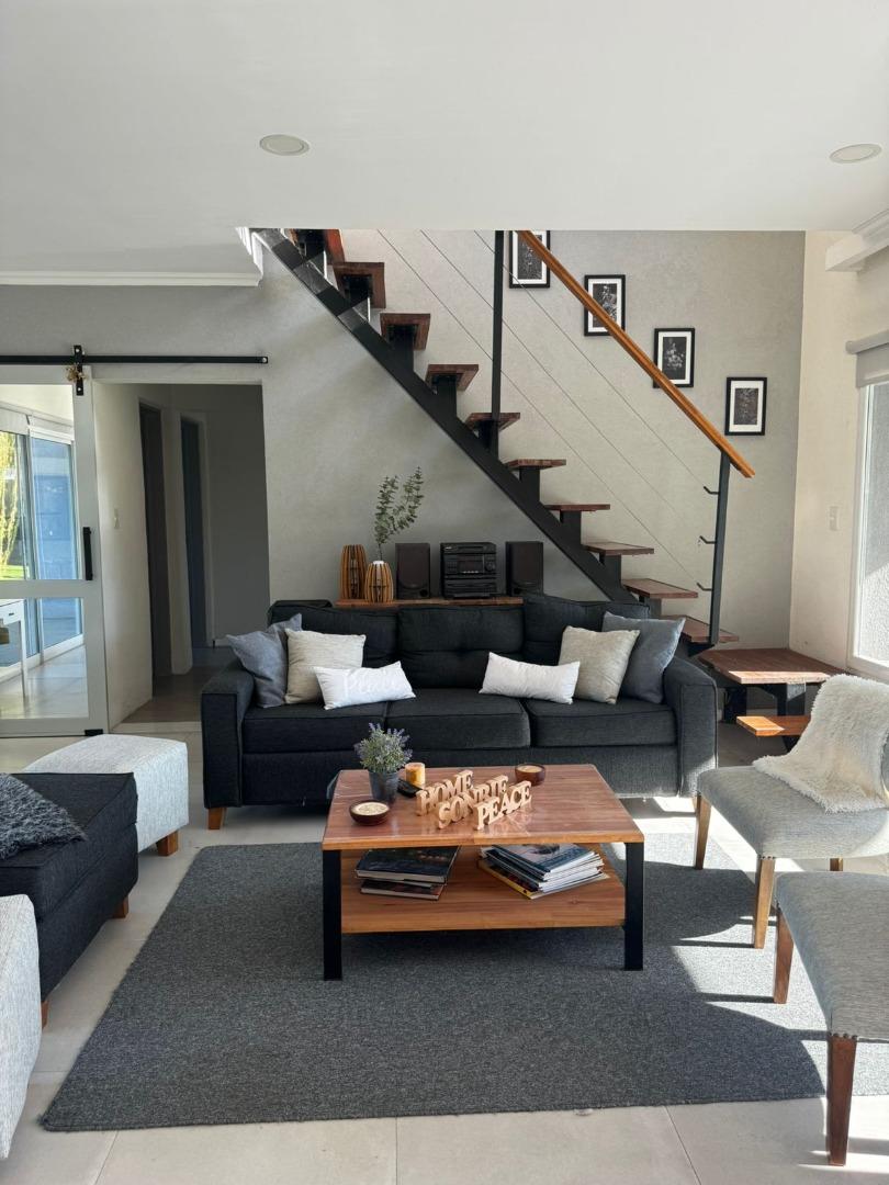 Chacra 2 Dorm. – 3 Baños – Barrio Cerrado Chacras de Uribelarrea