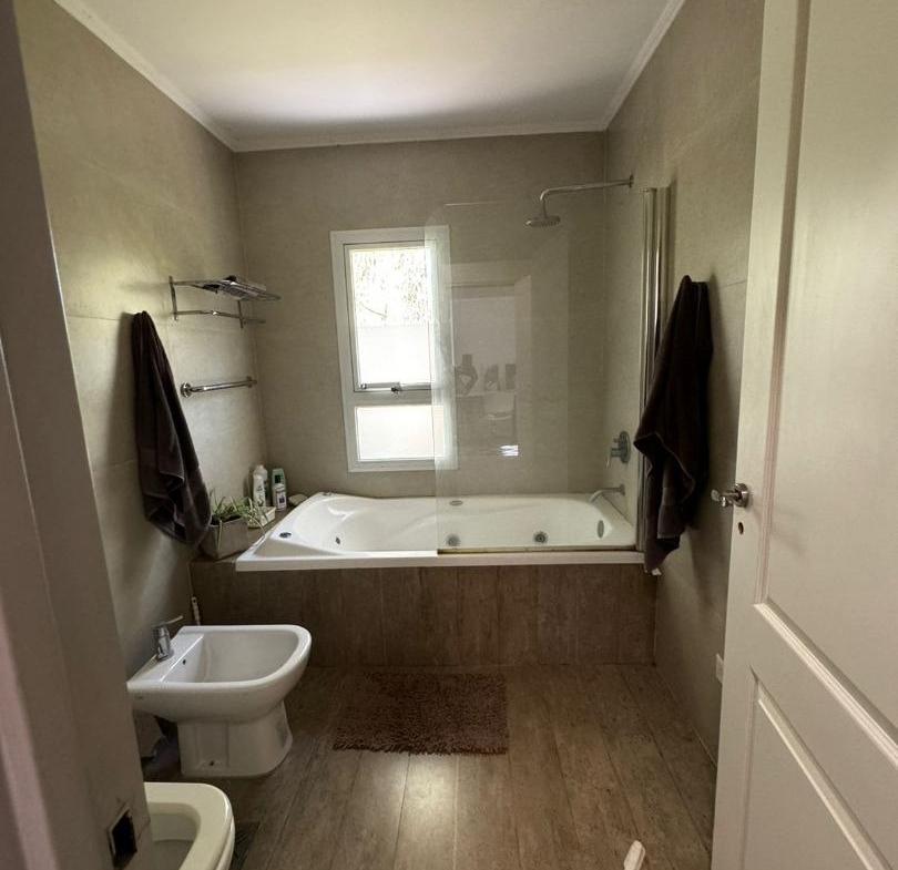 Chacra 2 Dorm. – 3 Baños – Barrio Cerrado Chacras de Uribelarrea