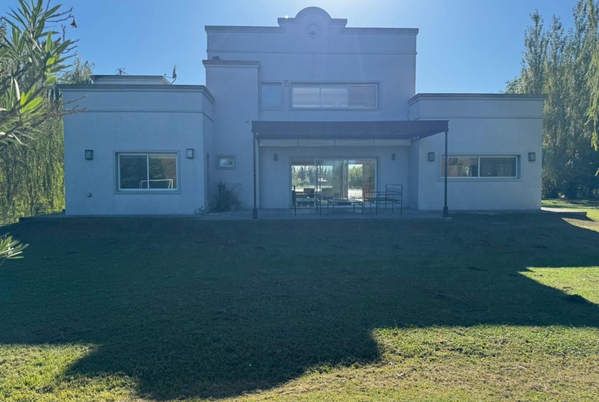 Chacra 2 Dorm. – 3 Baños – Barrio Cerrado Chacras de Uribelarrea