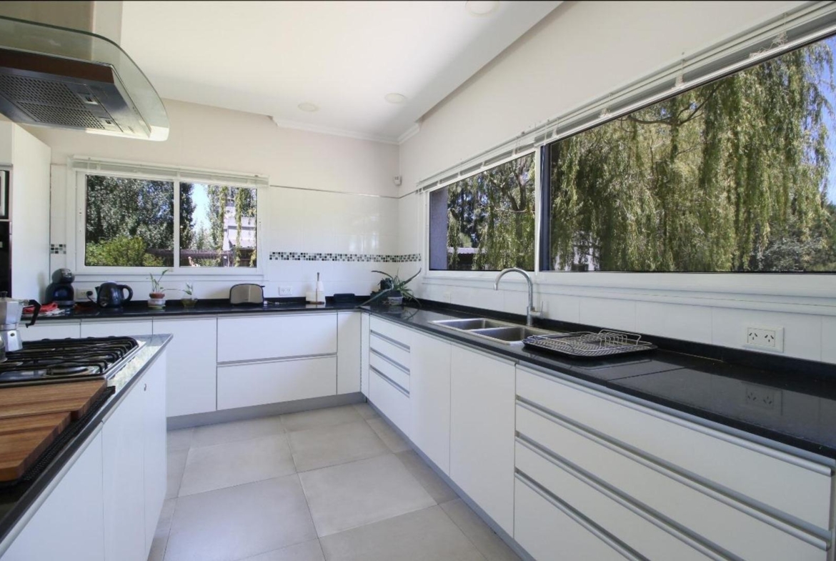 Chacra 2 Dorm. – 3 Baños – Barrio Cerrado Chacras de Uribelarrea