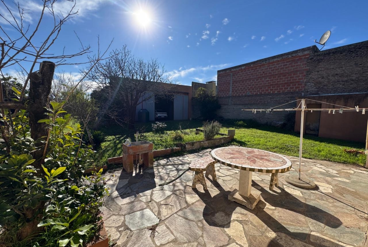 CASA – DEPENDENCIA – GALPON – LOBOS
