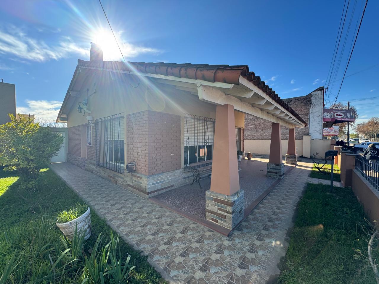 CASA – DEPENDENCIA – GALPON – LOBOS