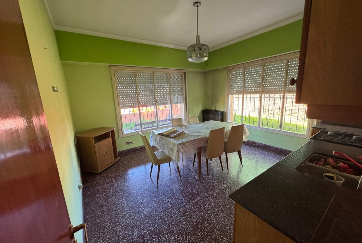 CASA – DEPENDENCIA – GALPON – LOBOS