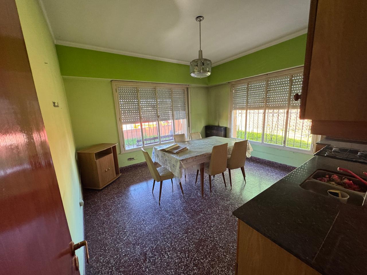 CASA – DEPENDENCIA – GALPON – LOBOS