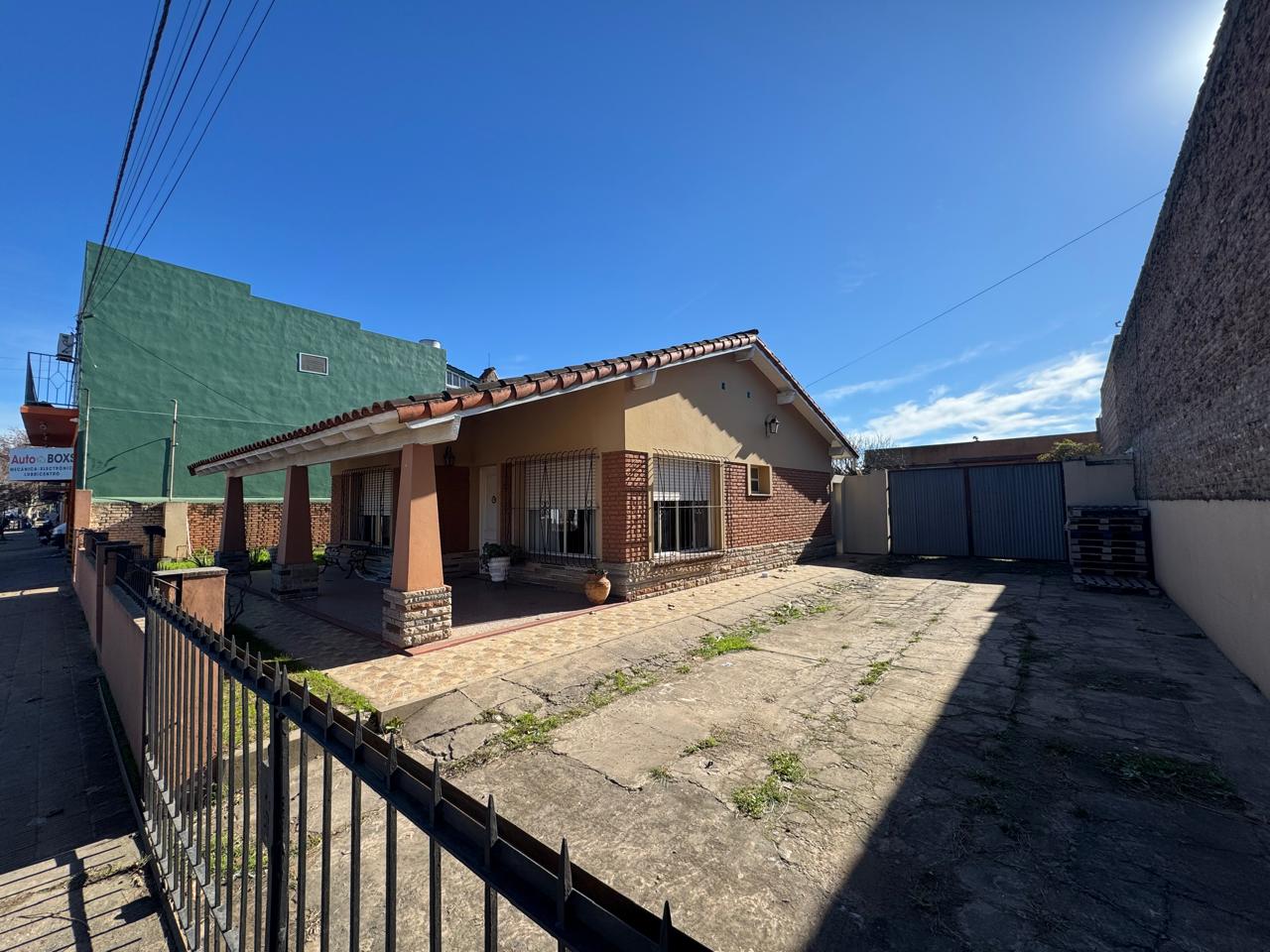 CASA – DEPENDENCIA – GALPON – LOBOS