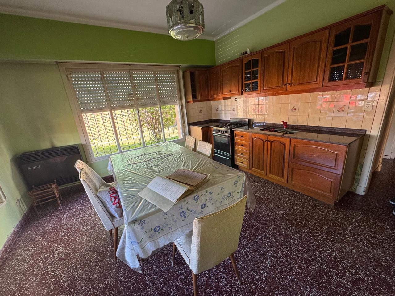 CASA – DEPENDENCIA – GALPON – LOBOS