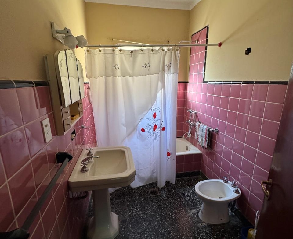 CASA – DEPENDENCIA – GALPON – LOBOS