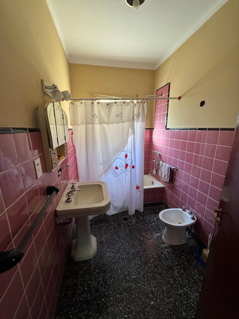 CASA – DEPENDENCIA – GALPON – LOBOS