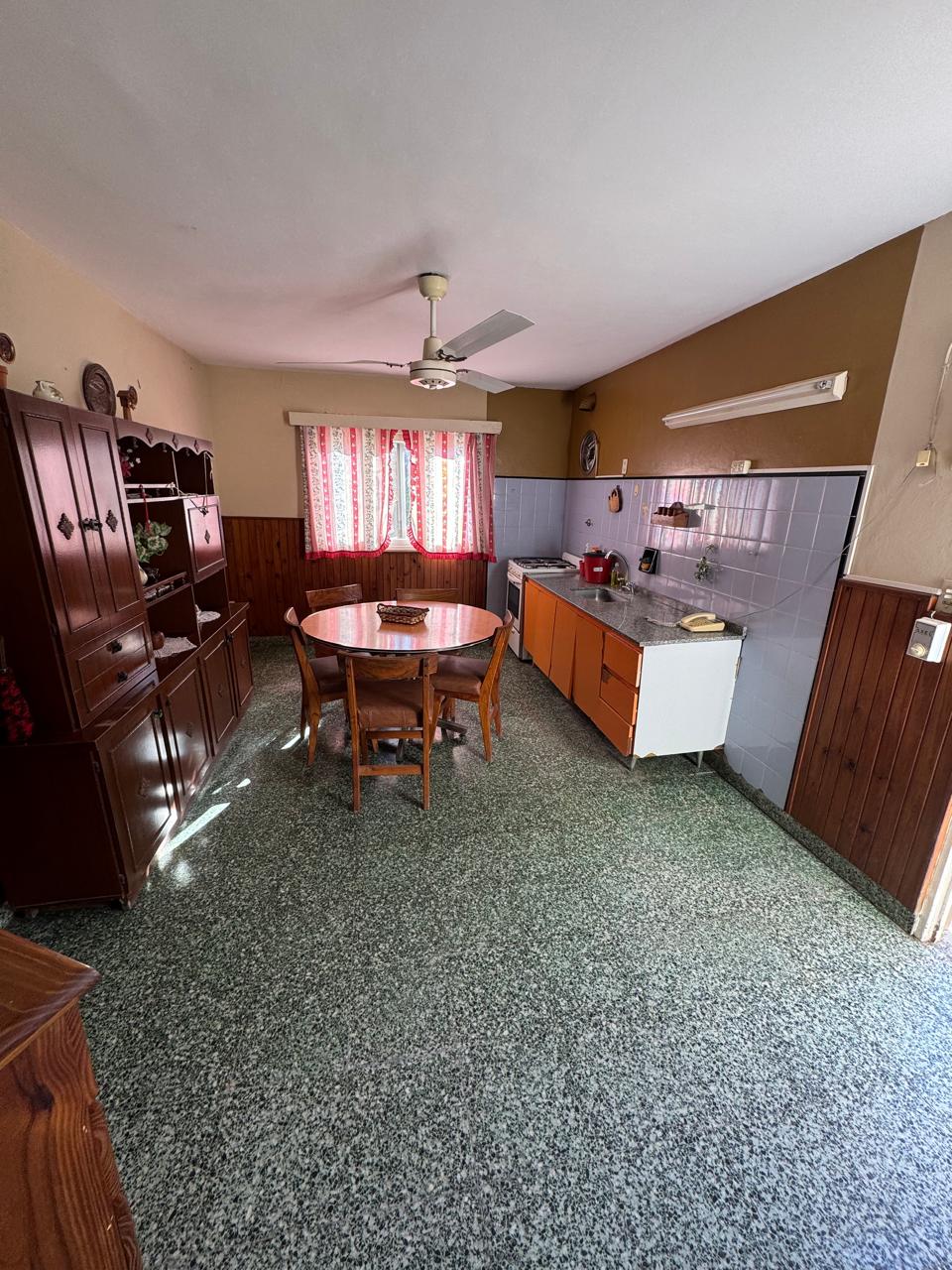 CASA – DEPENDENCIA – GALPON – LOBOS