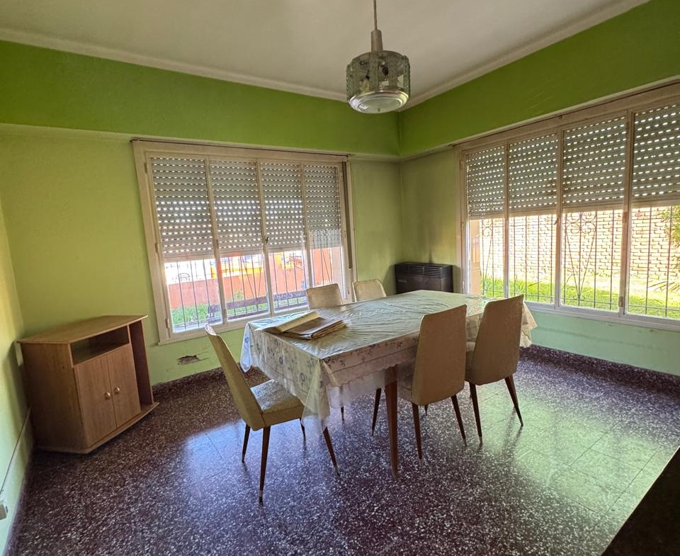 CASA – DEPENDENCIA – GALPON – LOBOS