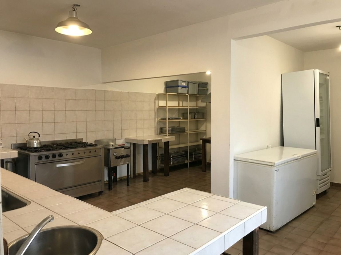 2 Local Comercial – Lobos