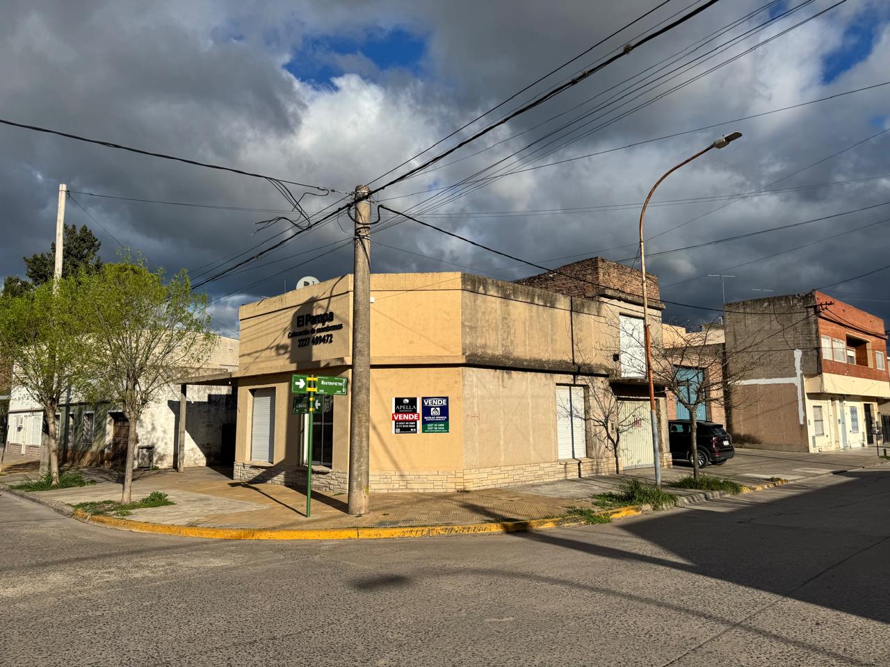 A Refaccionar Casa – Ideal desarrollo comercial – Mixto