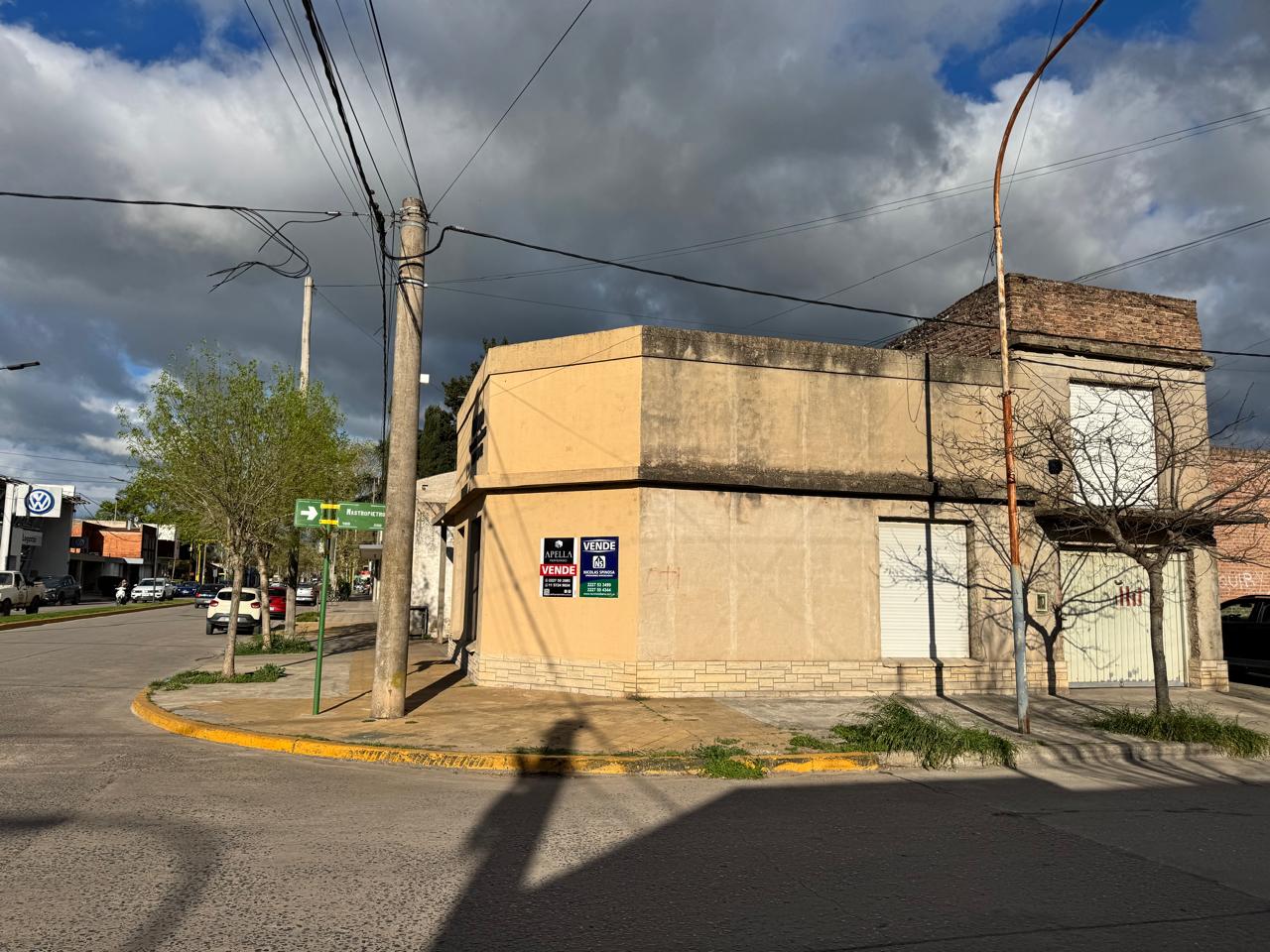 A Refaccionar Casa – Ideal desarrollo comercial – Mixto