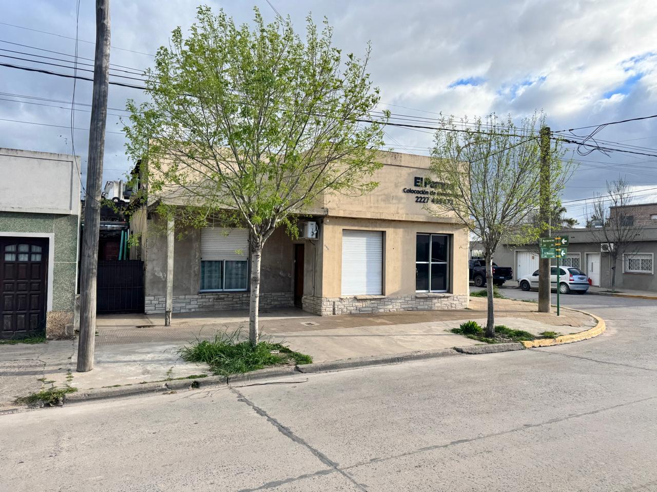 A Refaccionar Casa – Ideal desarrollo comercial – Mixto