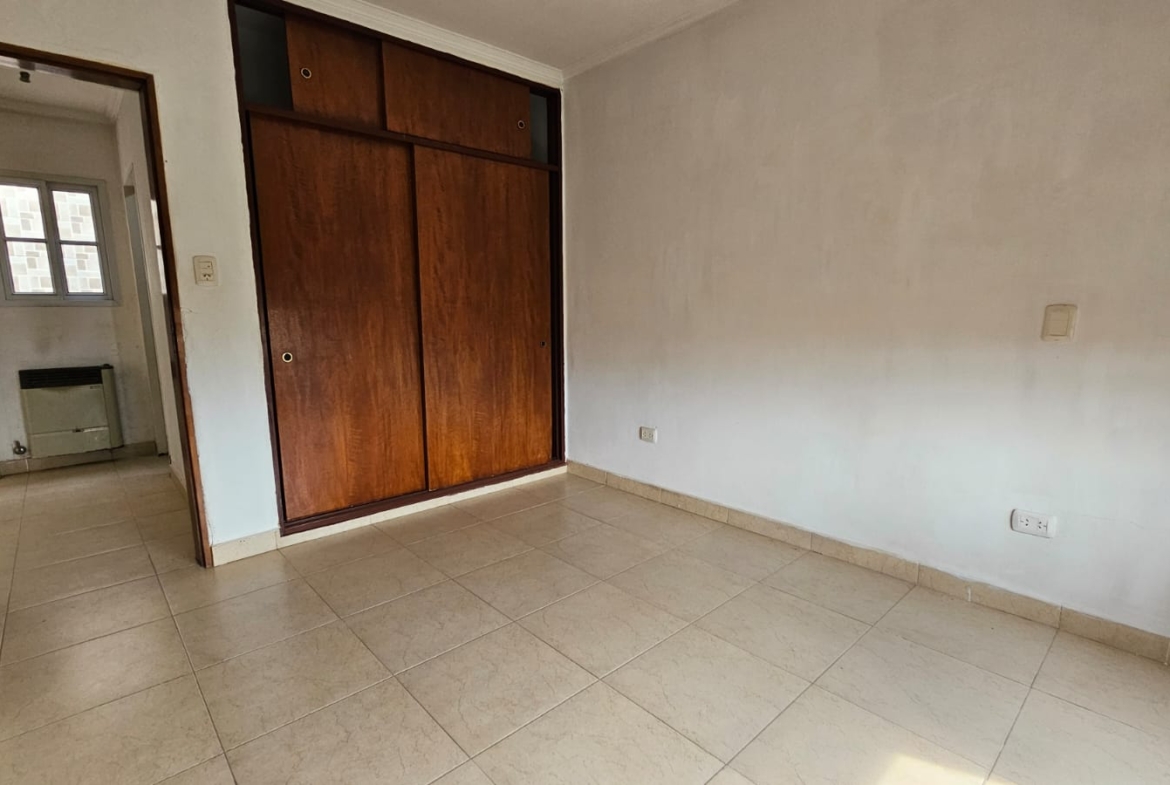 Alquiler Planta Alta – 2 Dorm. – Lobos
