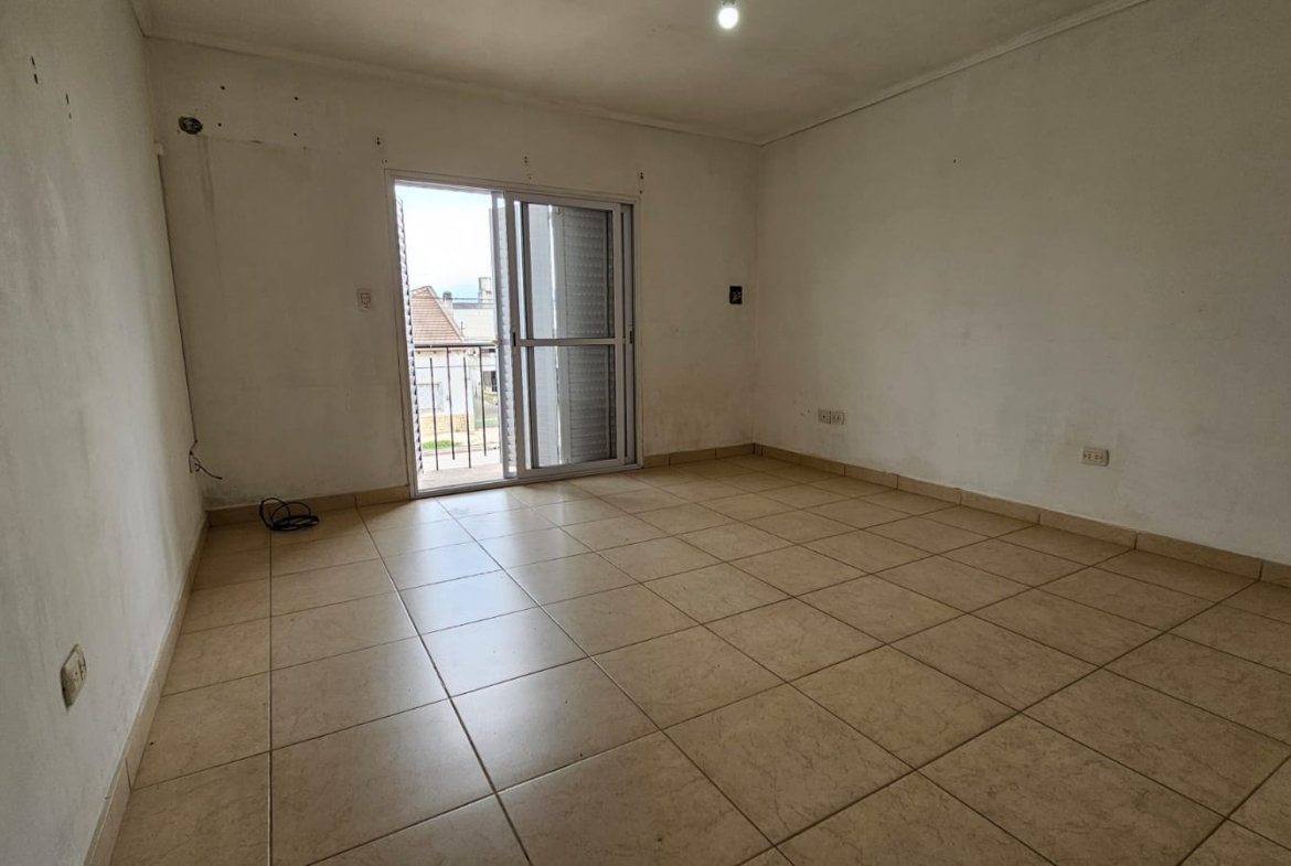 Alquiler Planta Alta – 2 Dorm. – Lobos