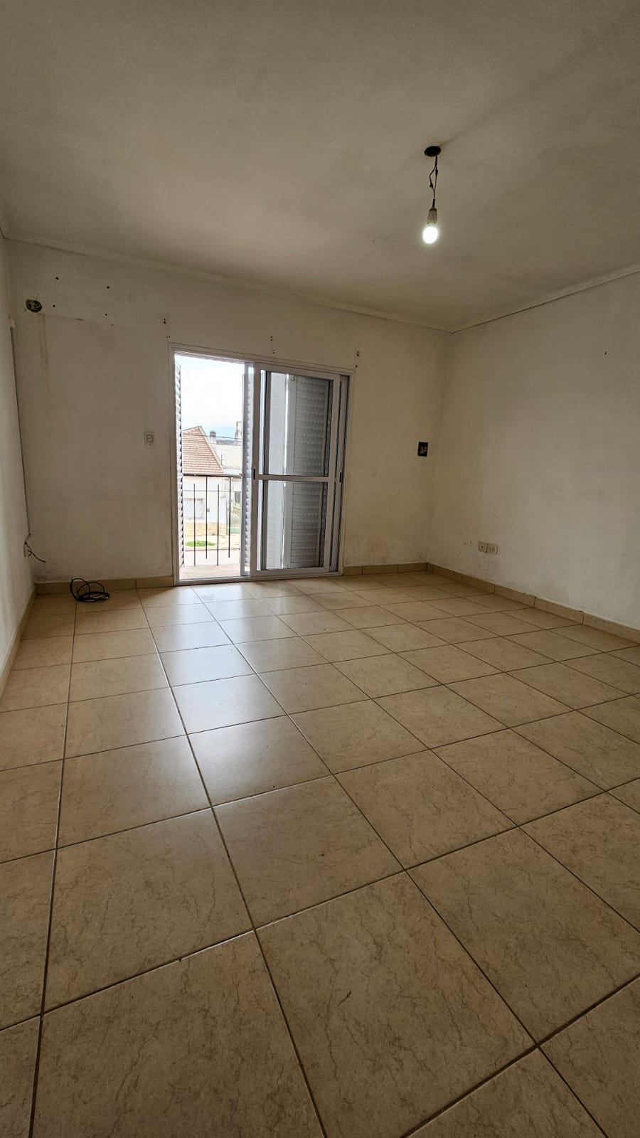 ALQ6 Alquiler Planta Alta – 2 Dorm. – Lobos