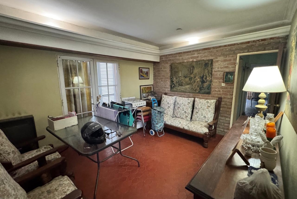 Casa 2 Dorm. Cochera – Patio – Lobos