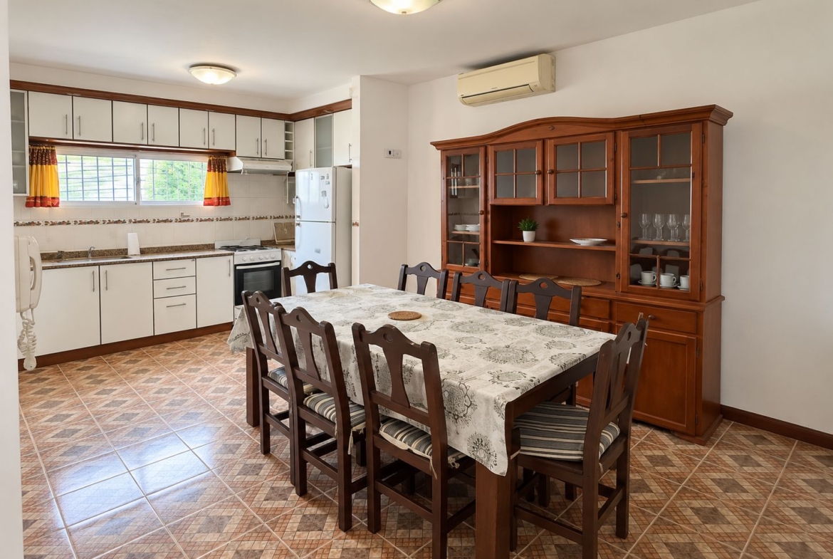 Departamento 2 dormitorios + Local 250 m² – Lobos
