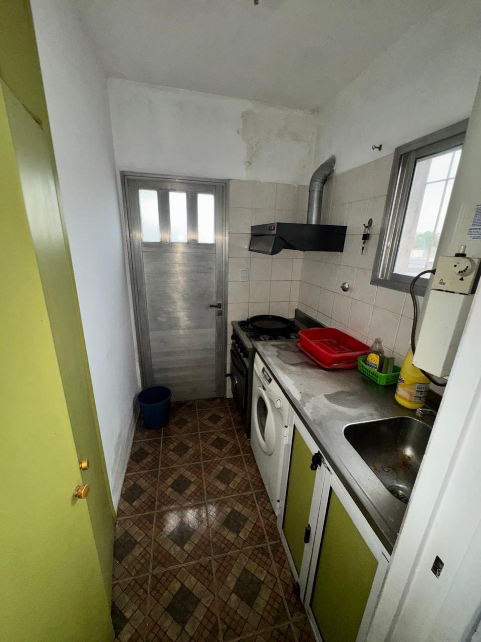 Departamento 2 dormitorios + Local 250 m² – Lobos