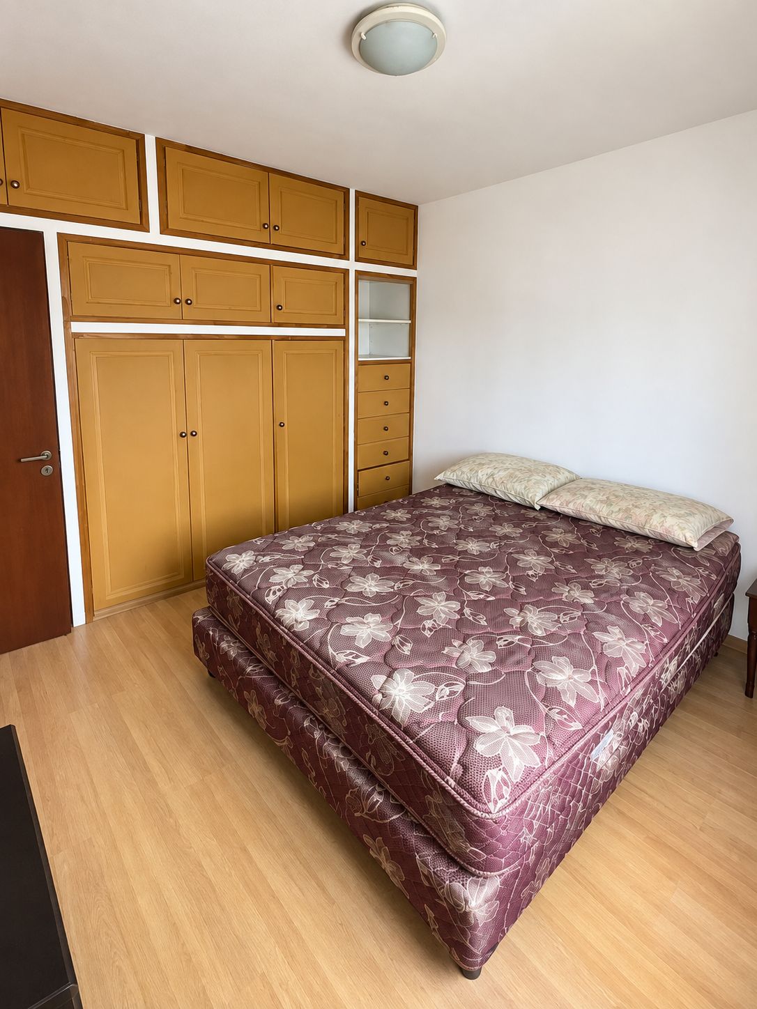 Departamento 2 dormitorios + Local 250 m² – Lobos