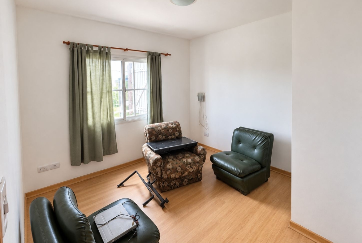 Departamento 2 dormitorios + Local 250 m² – Lobos