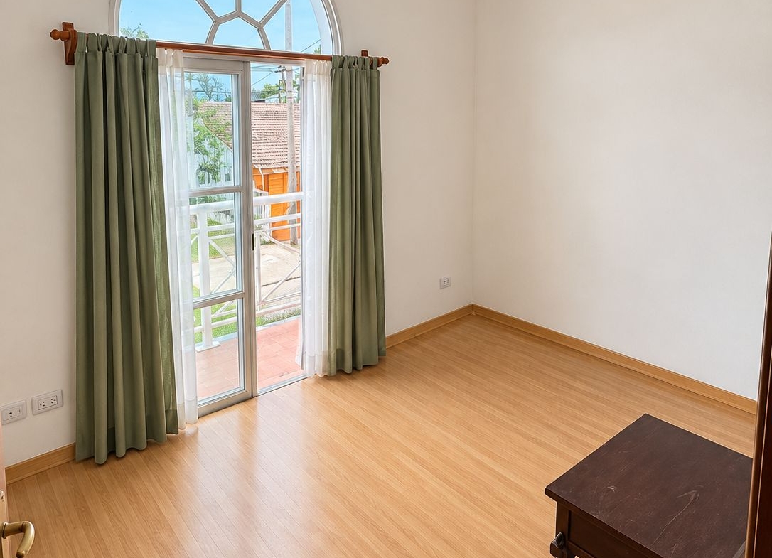 Departamento 2 dormitorios + Local 250 m² – Lobos