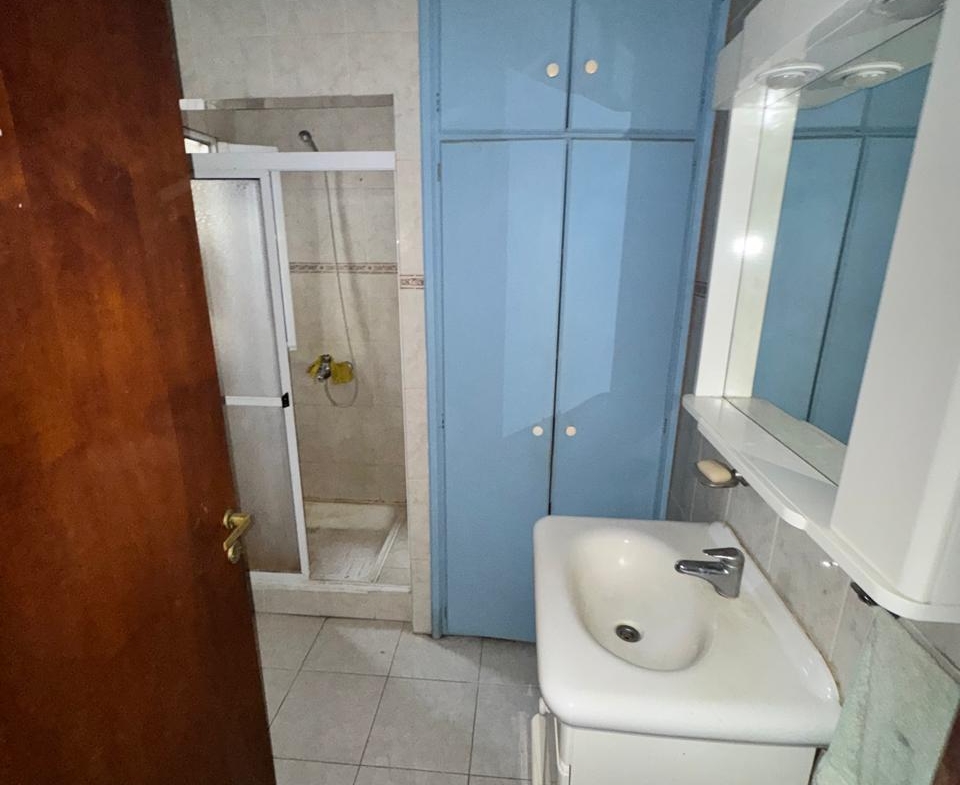 Departamento 2 dormitorios + Local 250 m² – Lobos