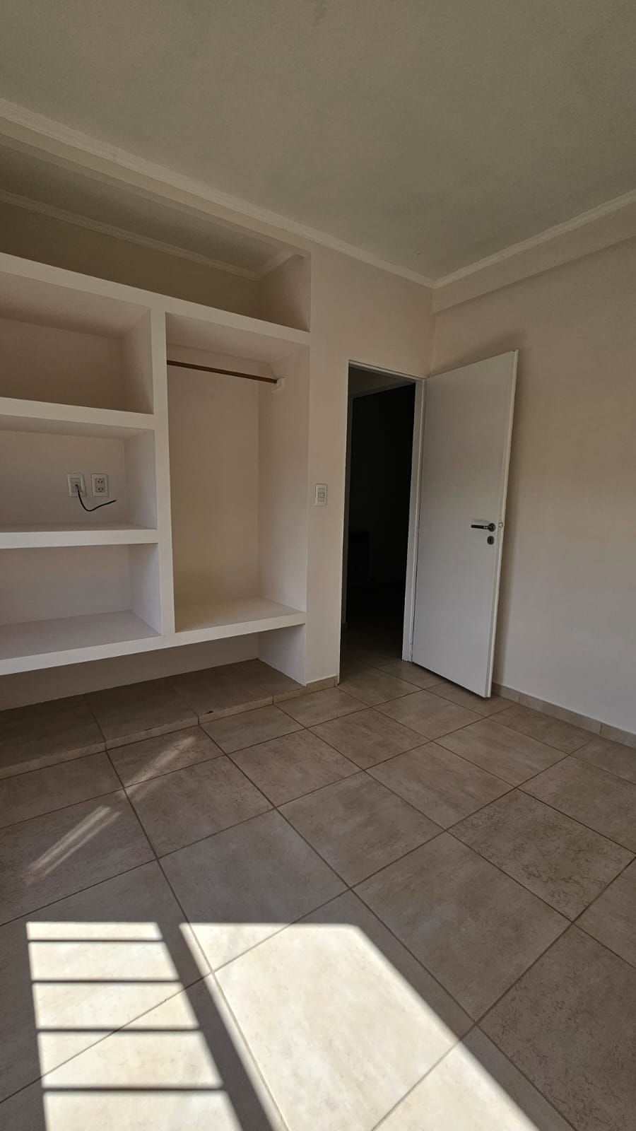 WhatsApp Image 2026-09-30 at 3.20.22 PM (2) Alquiler 1 Dorm. – Lobos